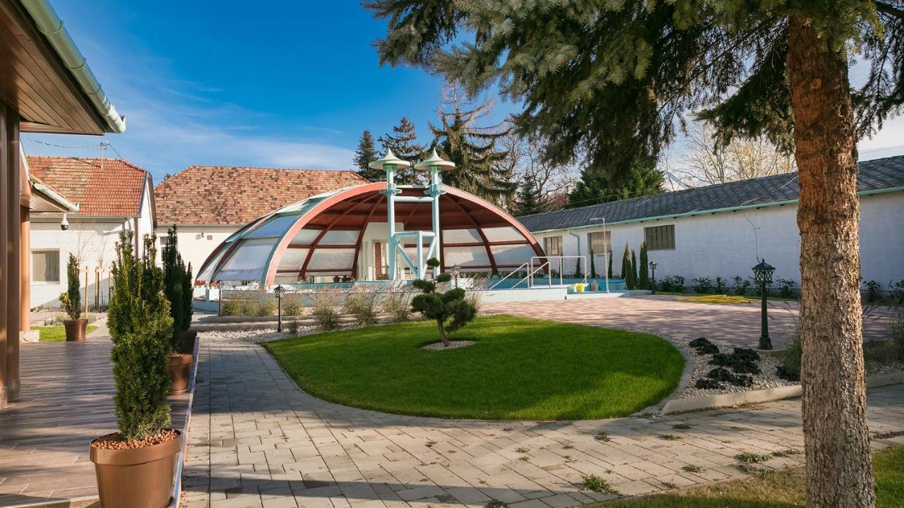 Aquasol Resort Mosonmagyaróvár Exterior foto